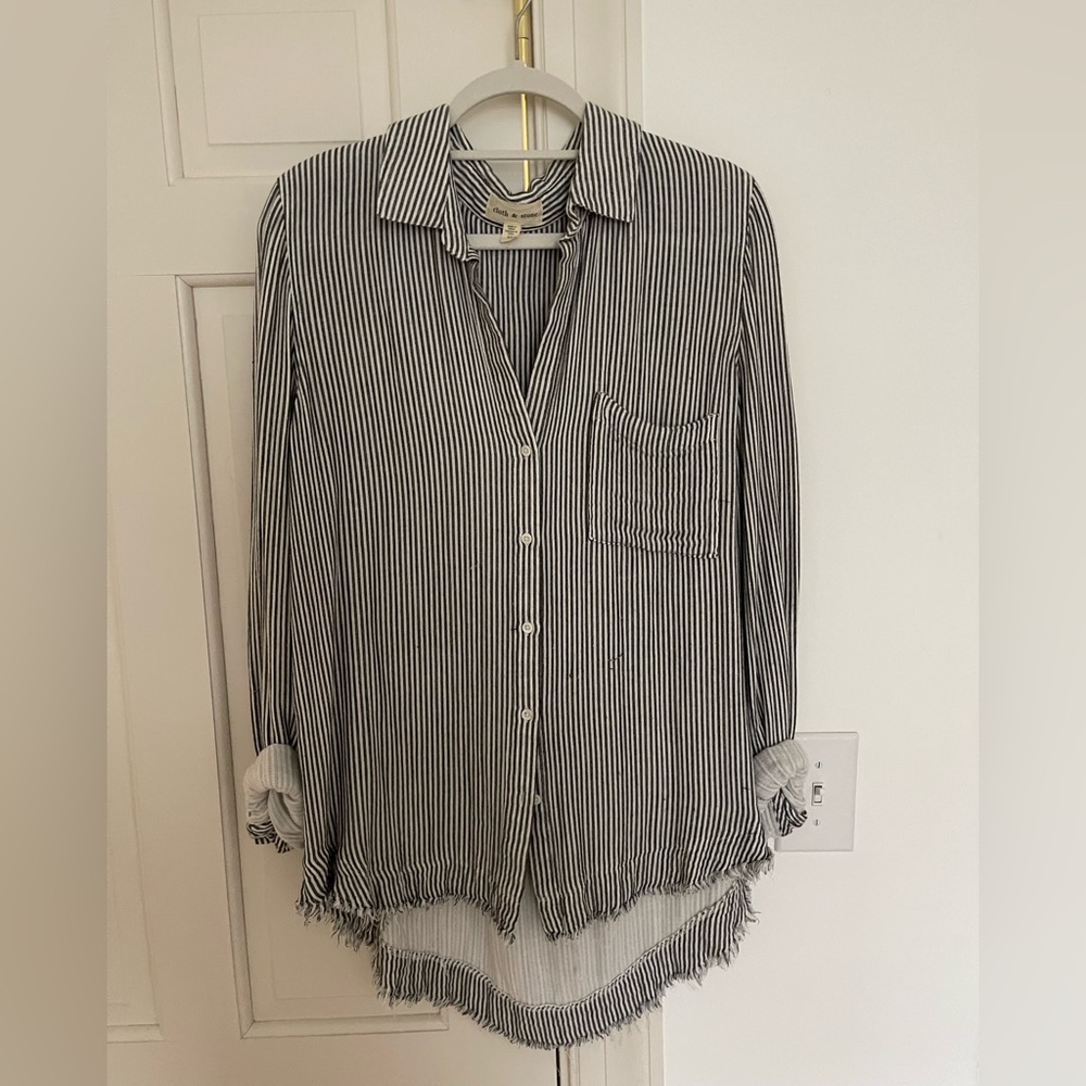 Cloth & Stone bottom down shirt